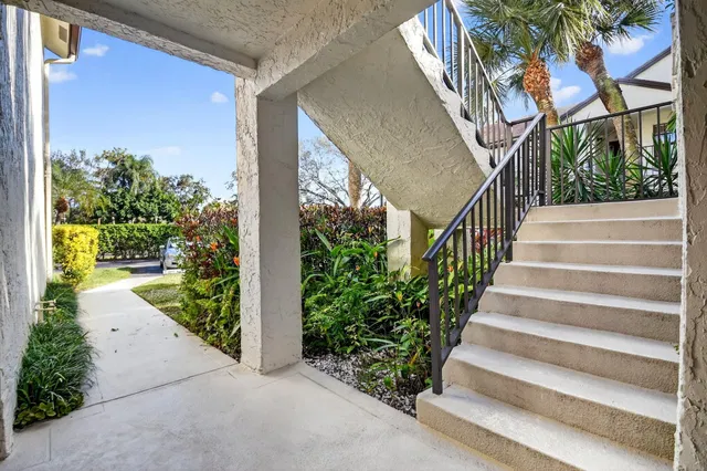 Residence photo 3