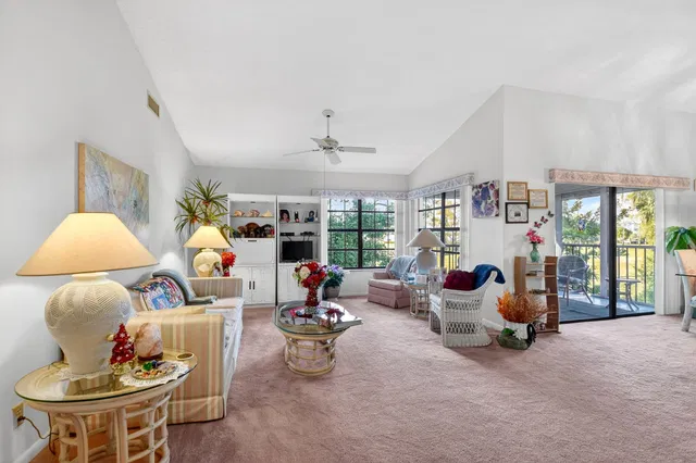 Residence photo 9