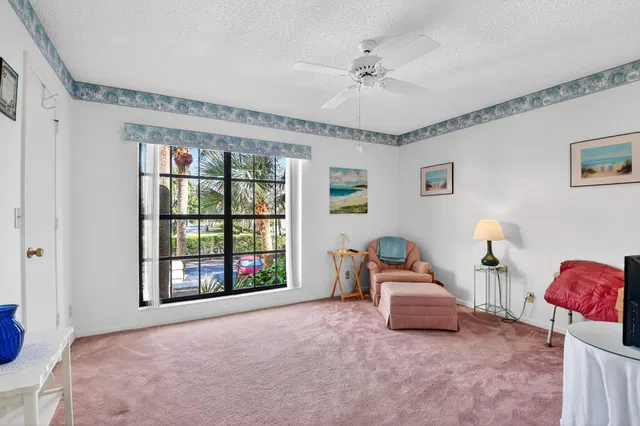 Residence photo 35