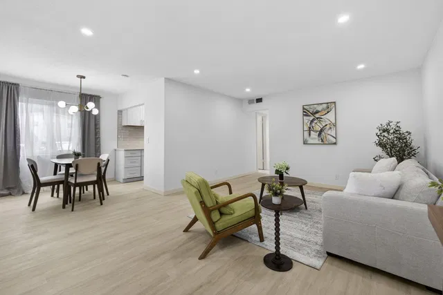  Residence photo 9