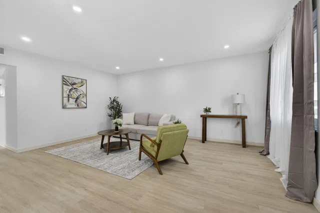  Residence photo 11