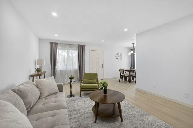  Residence photo 12