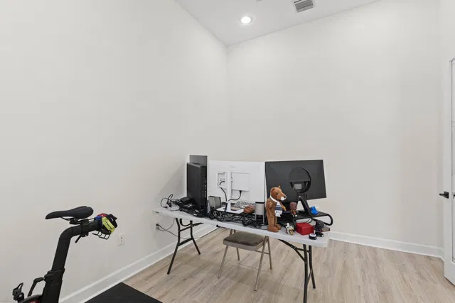 Residence photo 28