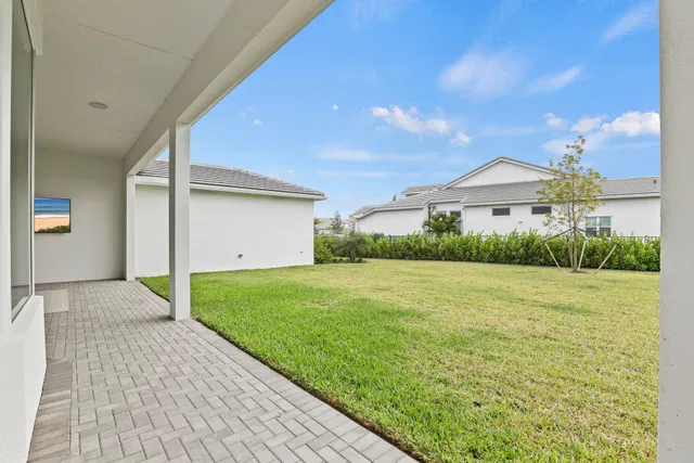 Residence photo 64