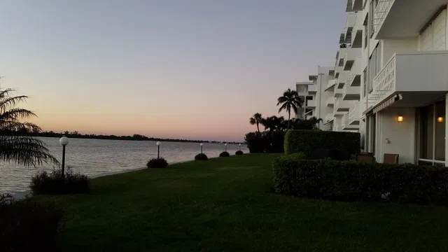 2840 S Ocean Palm Beach Unit 3230 photo 2