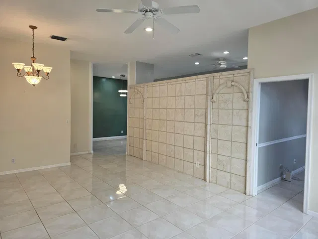 Residence photo 10