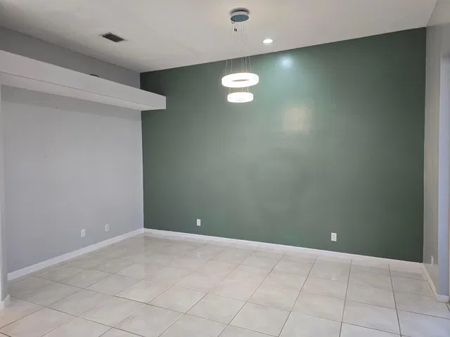Residence photo 12