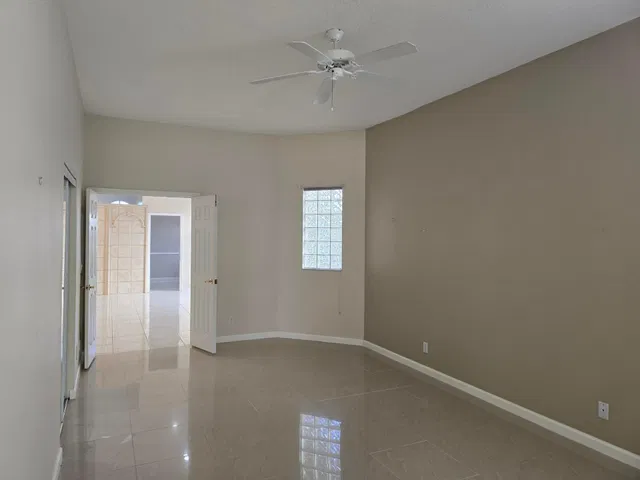 Residence photo 14