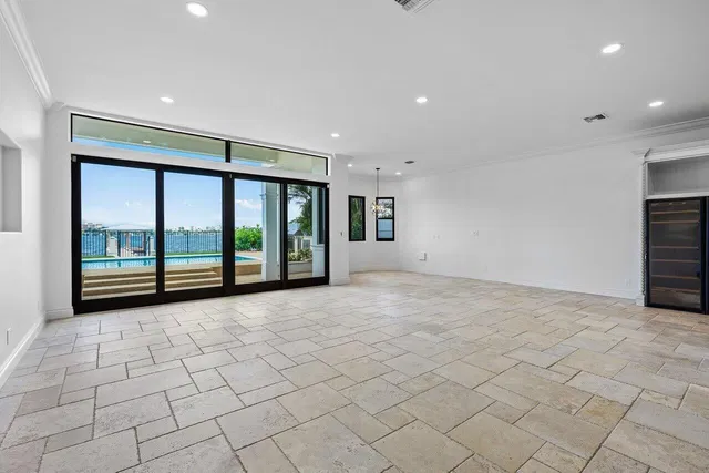 Residence photo 15
