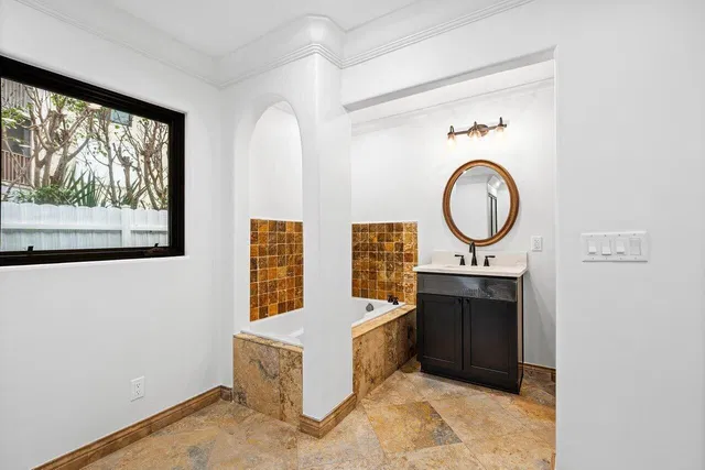 Residence photo 26