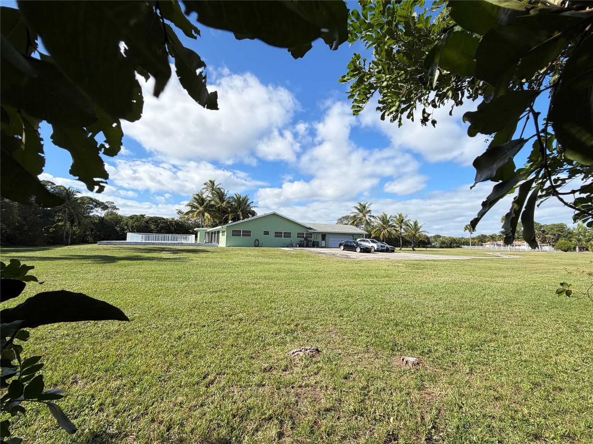 Residence photo 17