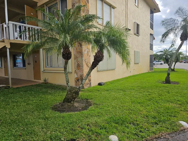 Unit A122 photo 2