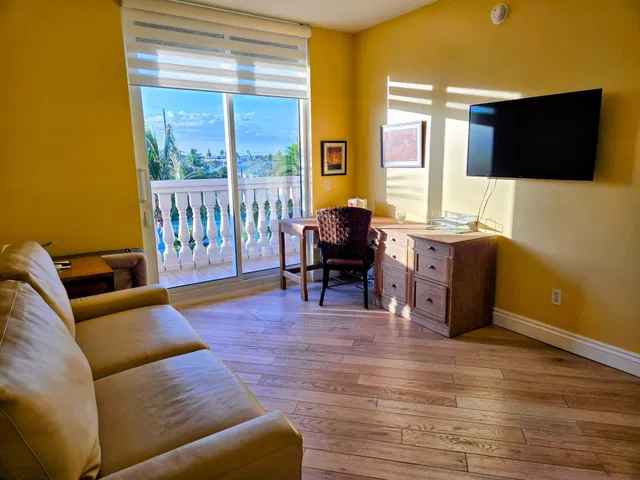 Unit 401 photo 21