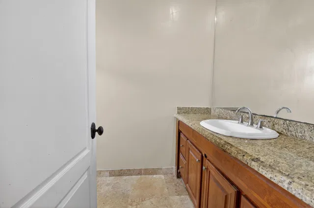 Residence photo 25