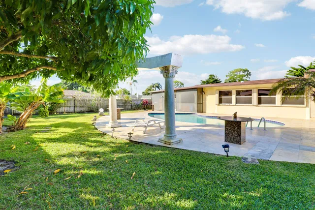 Residence photo 3