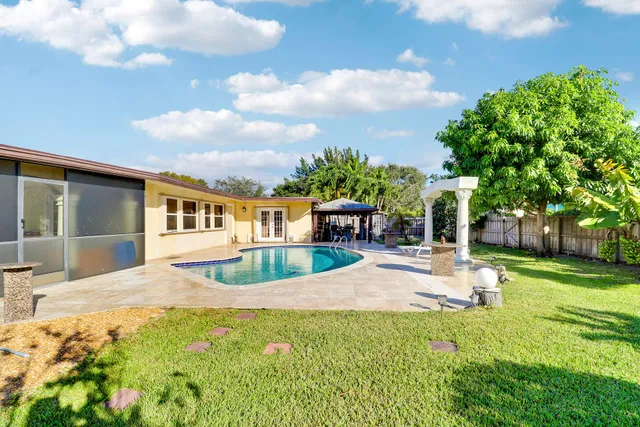 Residence photo 16