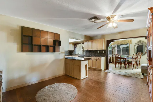 Residence photo 33