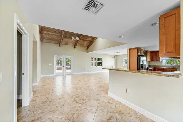 Residence photo 10