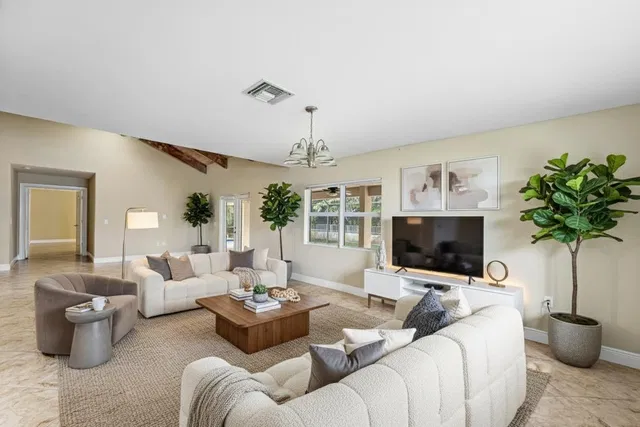 Residence photo 14