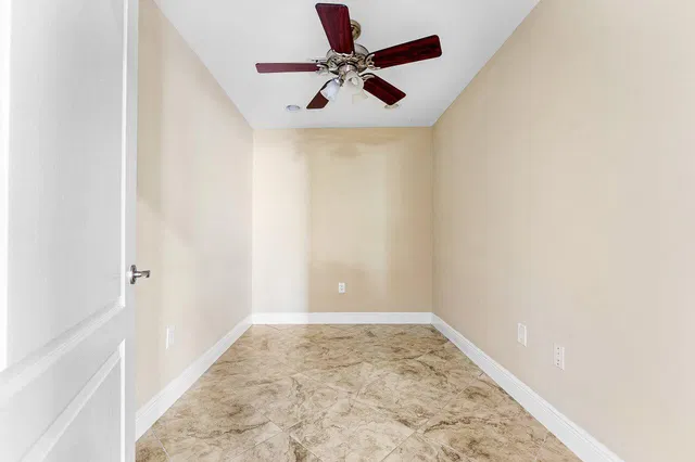 Residence photo 36