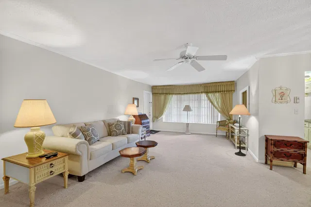 Unit C photo 11