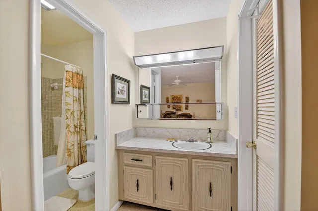 Unit C photo 26