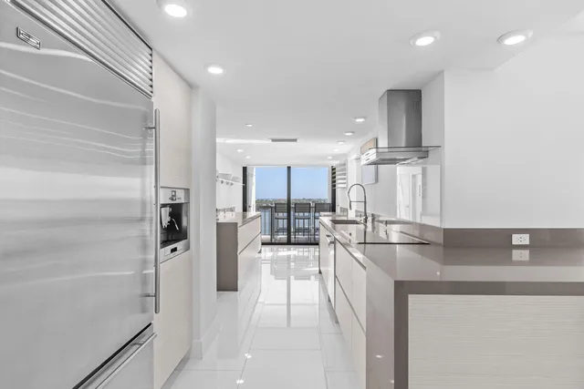 Waterview Towers Unit 1206 photo 2