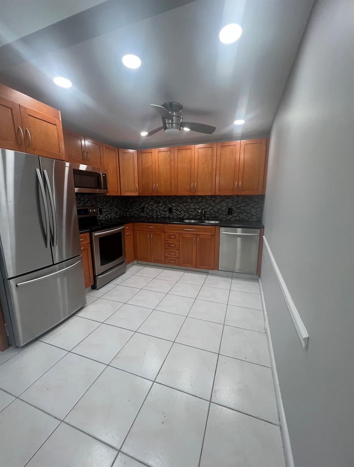 Unit 3050 photo 2