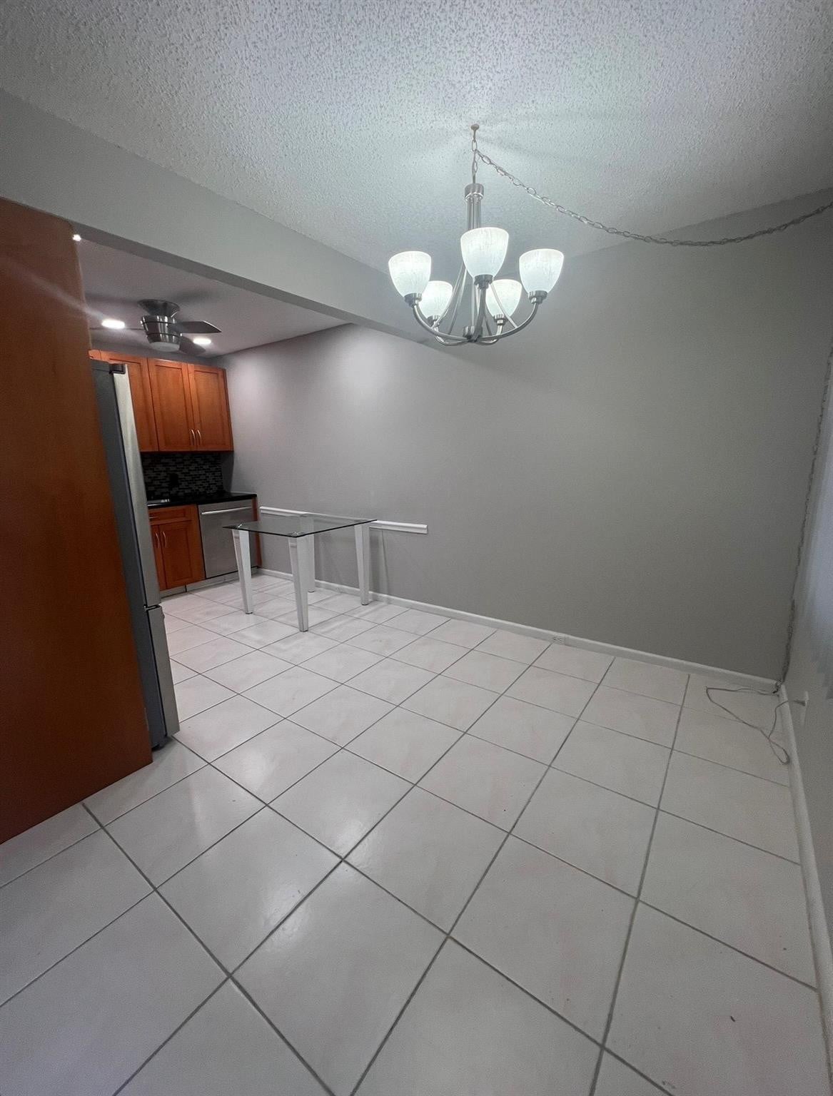Unit 3050 photo 3