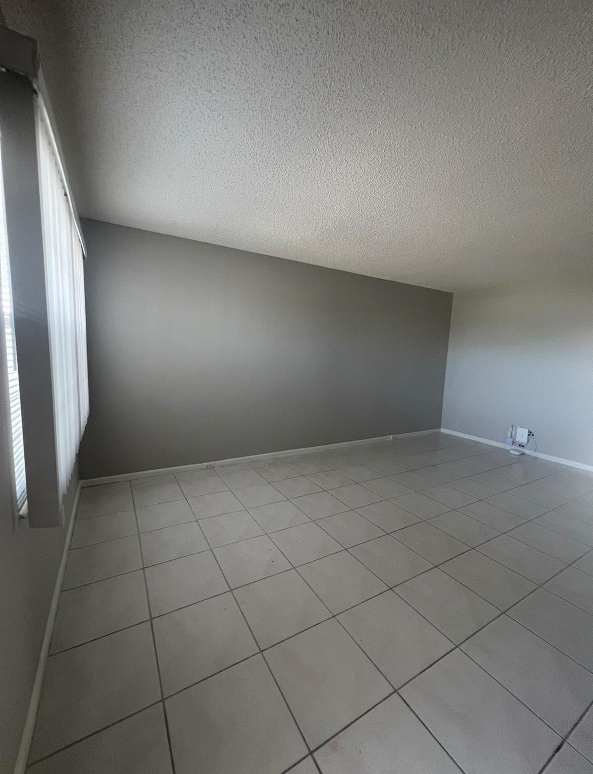 Unit 3050 photo 4