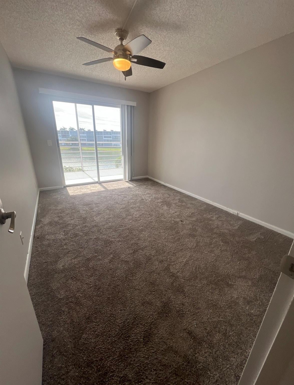 Unit 3050 photo 21