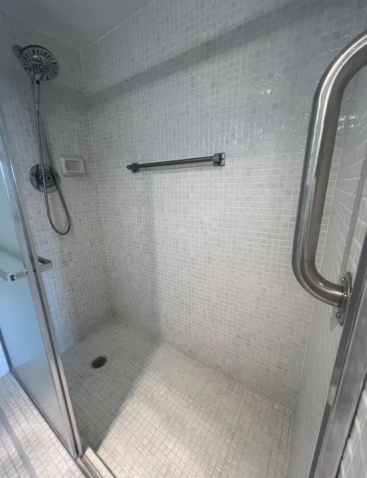 Unit 3050 photo 25