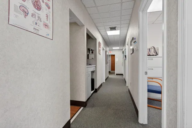 Unit 201 photo 20