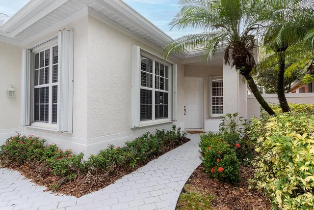 Monarch Country Club Residence photo 3