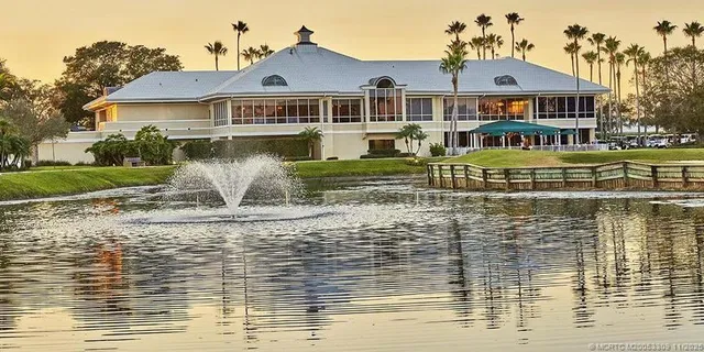 Monarch Country Club Residence photo 28