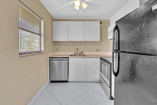 Unit H photo 5