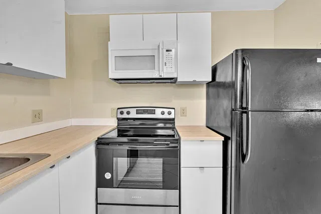 Unit H photo 7