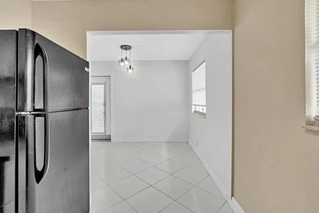 Unit H photo 9