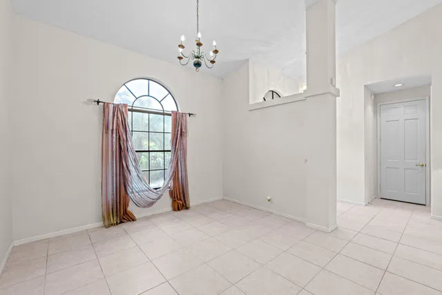 Residence photo 6