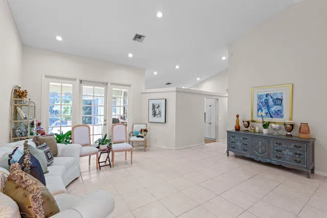 Residence photo 9