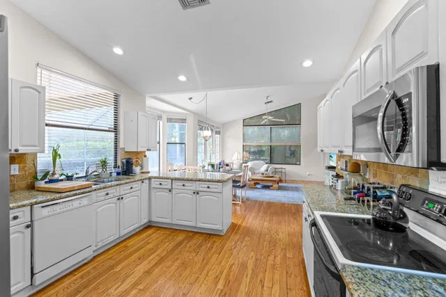 Residence photo 11