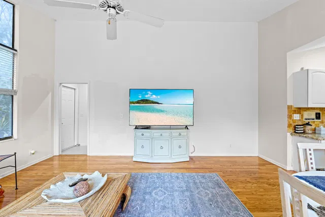 Residence photo 17
