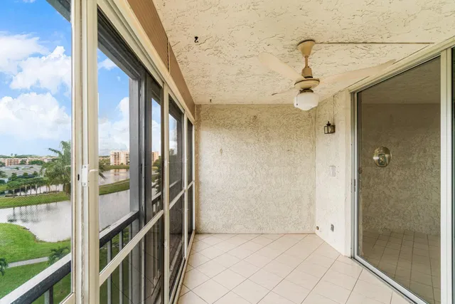 Unit 608 photo 20