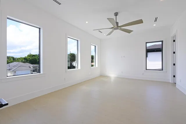 Residence photo 42
