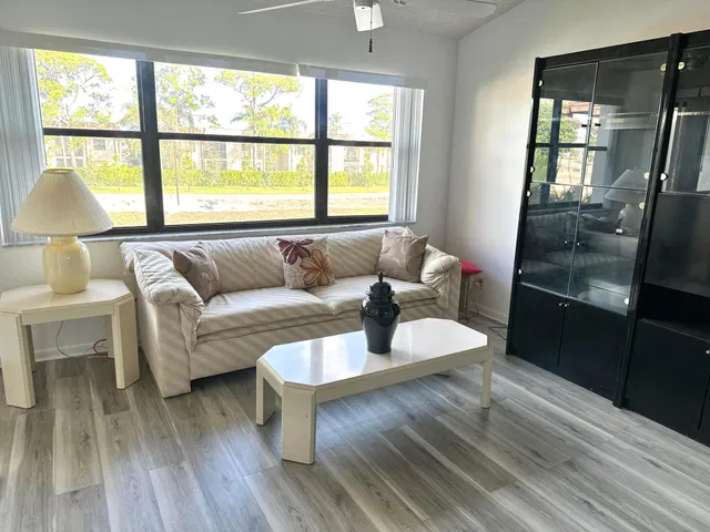 Unit 205 photo 7