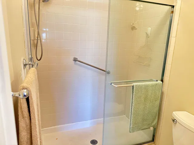 Unit 205 photo 17