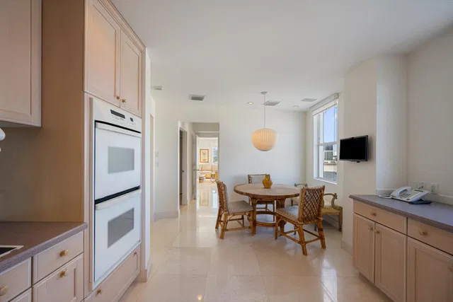 Palm Beach Towers, Palm Beach Unit 514a photo 8