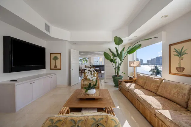 Palm Beach Towers, Palm Beach Unit 514a photo 9