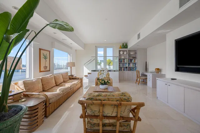 Palm Beach Towers, Palm Beach Unit 514a photo 10