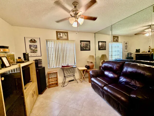 Residence photo 14